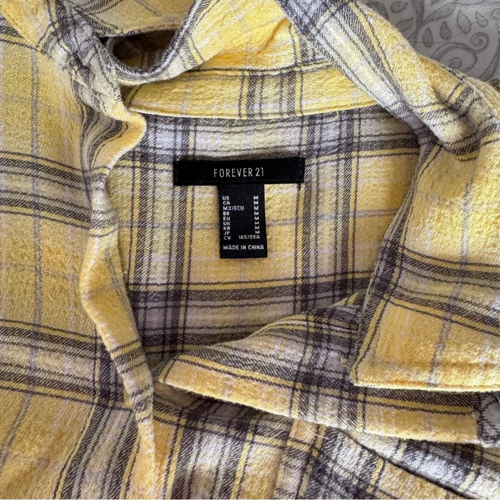 Forever 21‎ Cropped Yellow Plaid Flannel Top Women's Size Medium Fall Western - Picture 3 of 9